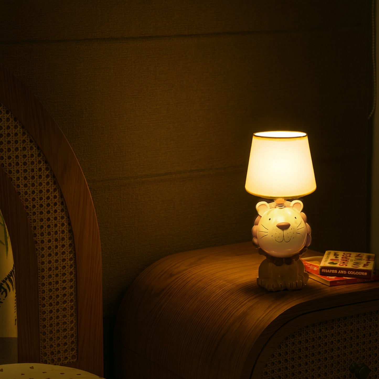 Whimsical Ceramic Lion Table Lamp | Look Mumma