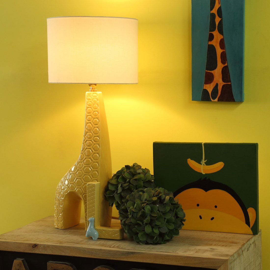Giffy the giraffe lamp | Look Mumma